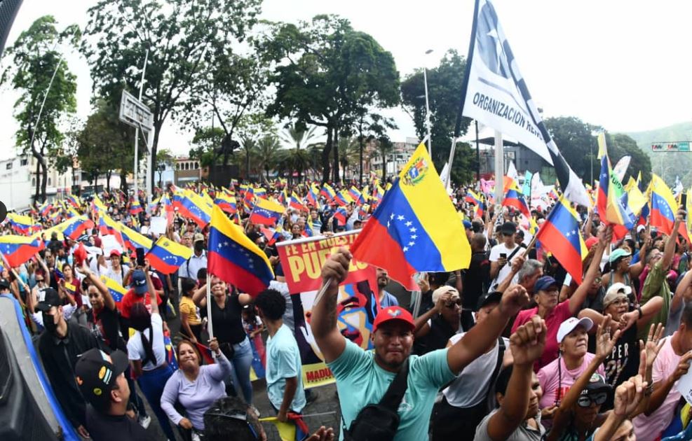 Psuv se concentró en varias partes del país para rechazar la violencia y respaldar resultados del CNE