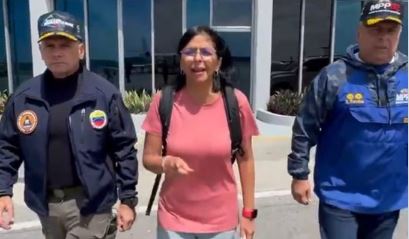 Delcy Rodríguez tras resultar lesionada por caída de mata de mamón: Nada nos va a detener