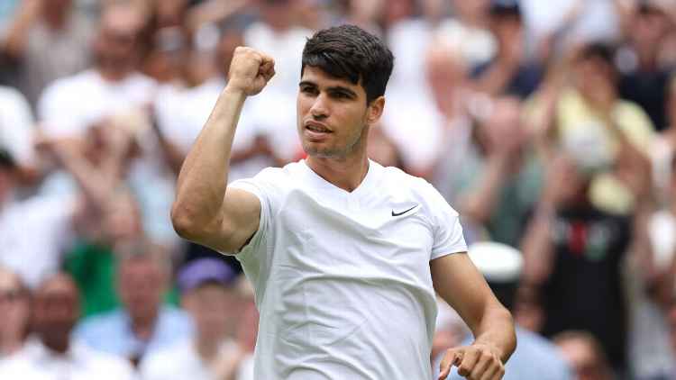 Carlos Alcaraz inició la defensa de su título en Wimbledon