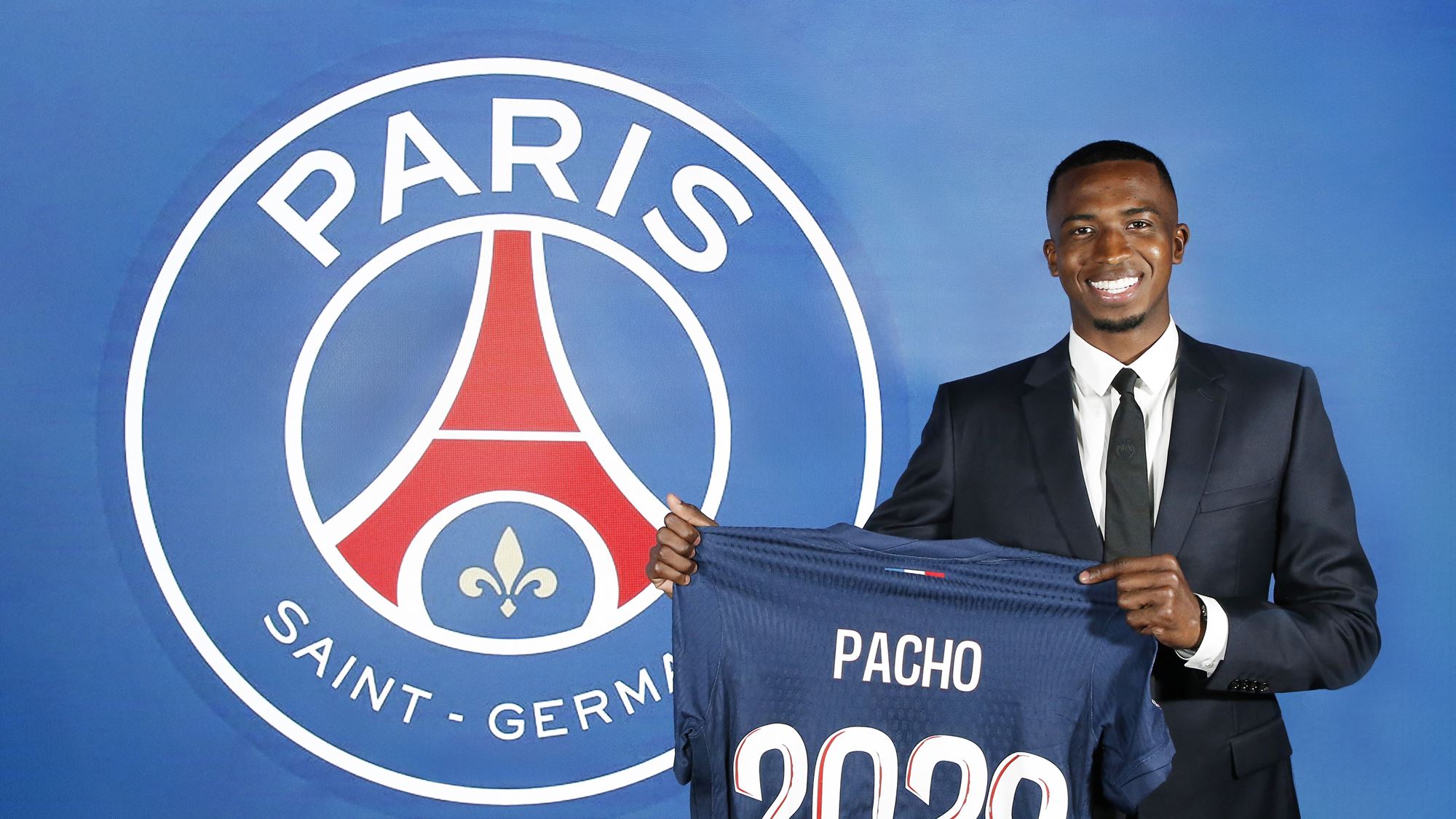 El ecuatoriano Willian Pacho es nuevo jugador del Paris Saint Germain