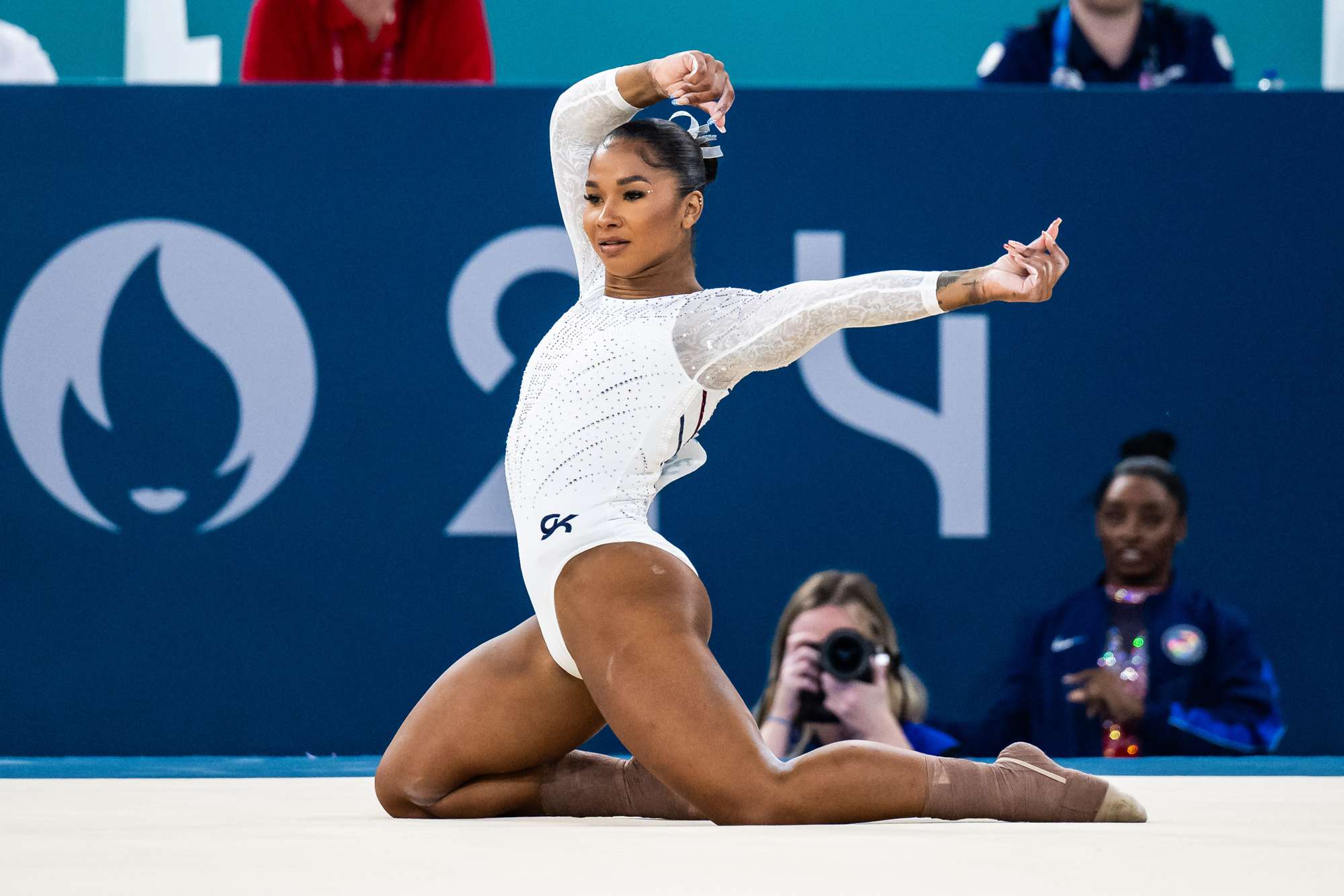 El TAS retira medalla olímpica a gimnasta estadounidense y su equipo denuncia racismo