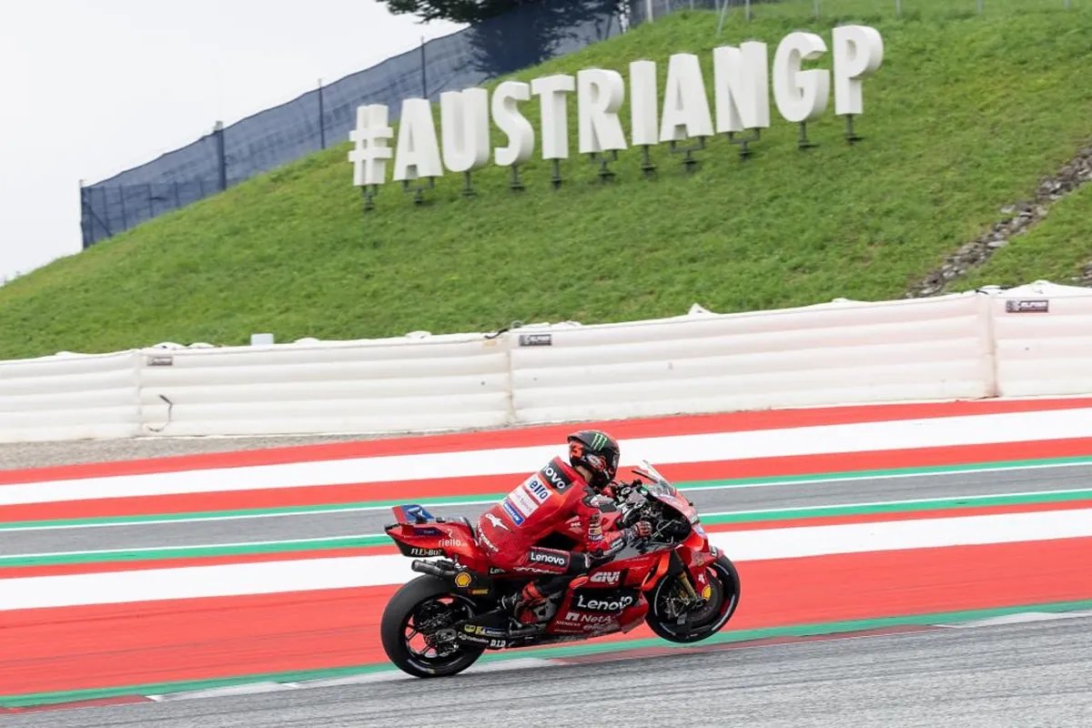 Francesco Bagnaia se quedó con el Gran Premio de Austria en la MotoGP