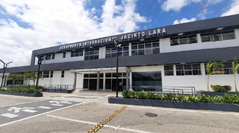 Aplican plan de contingencia en aeropuerto de Lara tras suspensión de vuelos internacionales