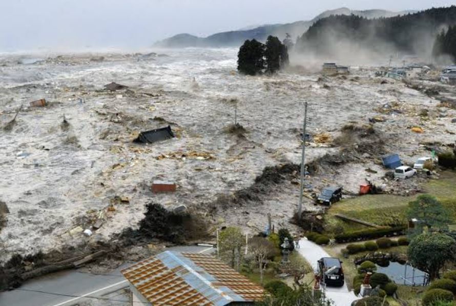 Tsunami de hasta medio metro dejó dos heridos en Japón