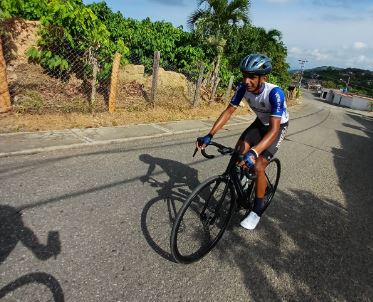 Ciclista zuliano Winston Maestre con cohete nuevo