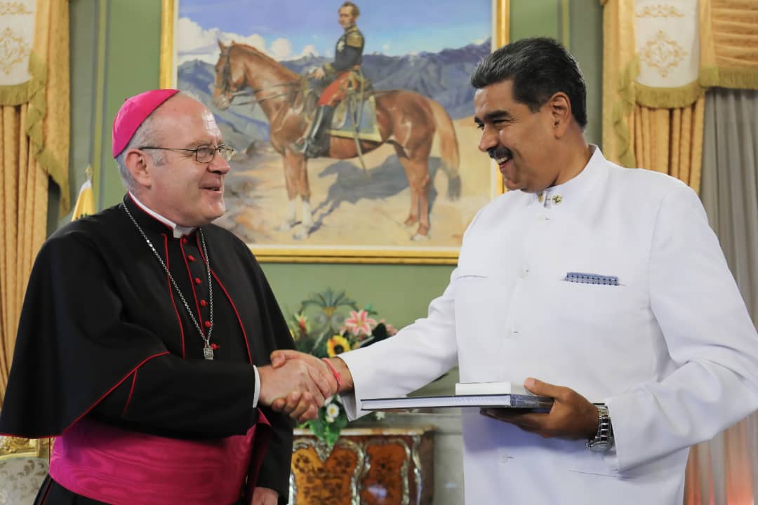 Presidente Maduro recibe cartas credenciales del Nuncio Apostólico Monseñor Alberto Ortega Martín