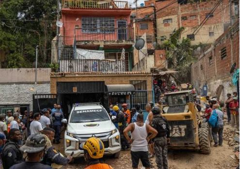 Muere otra mujer por el derrumbe de casas en Petare