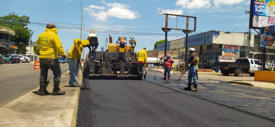 Gobernación del Zulia continúa con asfaltado en el sector Sierra Maestra de San Francisco