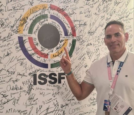 ¡Orgullo zuliano! Leonel Martínez fue homenajeado por la ISSF tras su regreso a unos Juegos Olímpicos