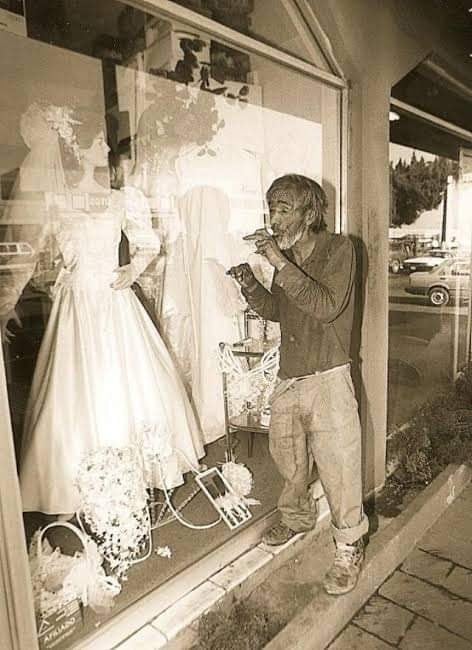 Visitó una maniquí vestida de novia hasta el final de sus días: La conmovedora historia de Arturo Chávez