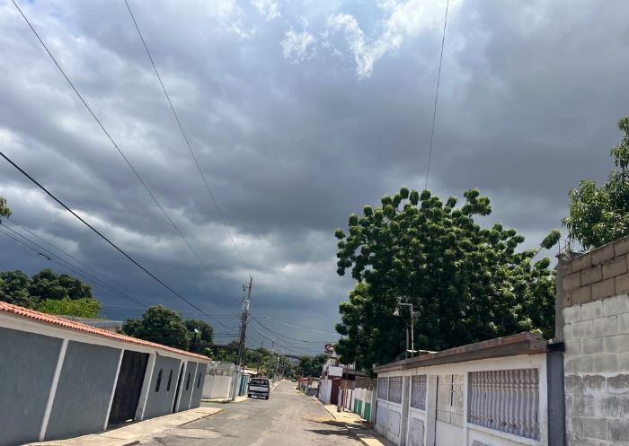 Nubarrones  y altas temperaturas anuncian un palo de agua en Maracaibo