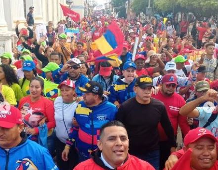 Seguidores de Maduro marcharon en Los Puertos de Altagracia para celebrar su triunfo