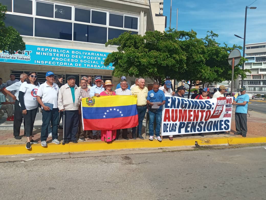 Pensionados y jubilados no quieren los aguinaldos fraccionados: Exigieron sus derechos frente a la Inspectoría de 5 de Julio