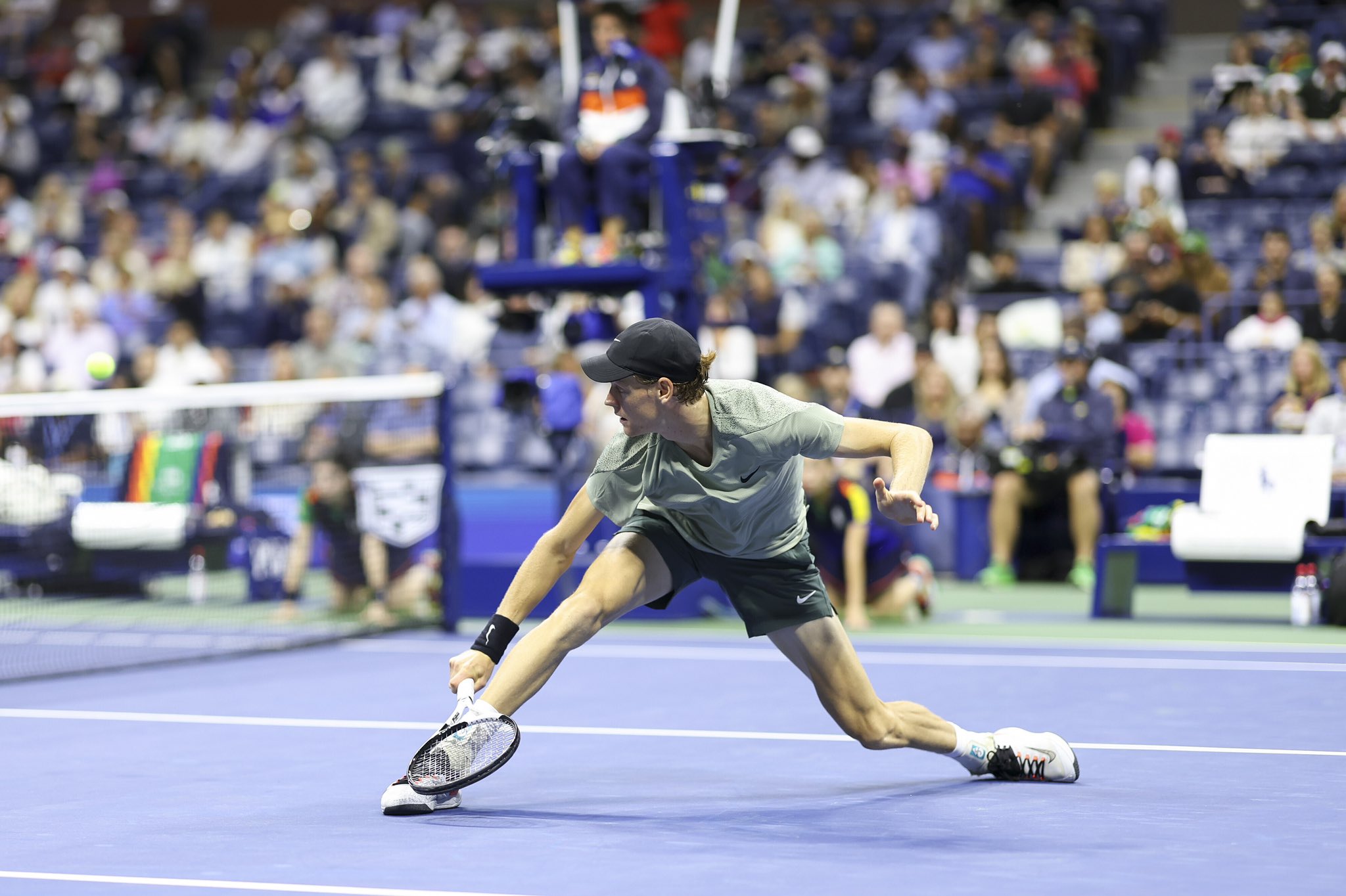 Jannik Sinner avanzó a cuartos de final del US Open y confirma su favoritismo