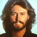 Estas vainas locas que pasan con Barry Gibb