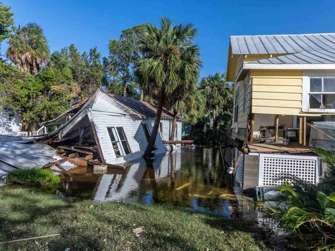 Muestran imágenes de la destrucción que dejó el huracán Helene a su paso por Florida