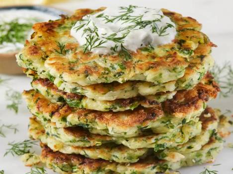 Receta de tortitas de calabacín que te salvará más de una cena