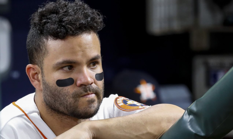 Alarmas en Houston: José Altuve abandonó el juego por molestias físicas