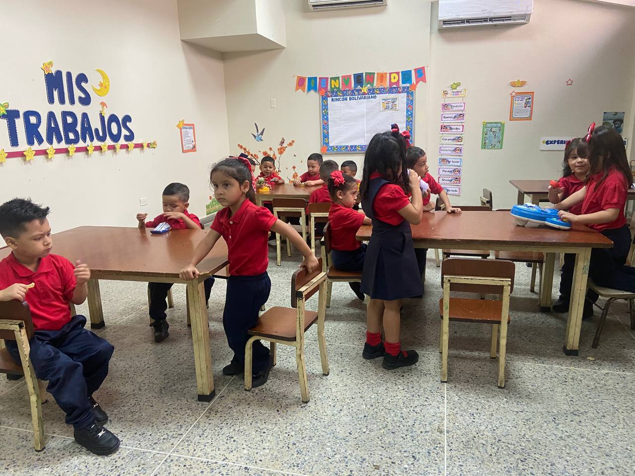 Con entusiasmo y alegría iniciaron las clases este lunes en la Fundación Niño Zuliano