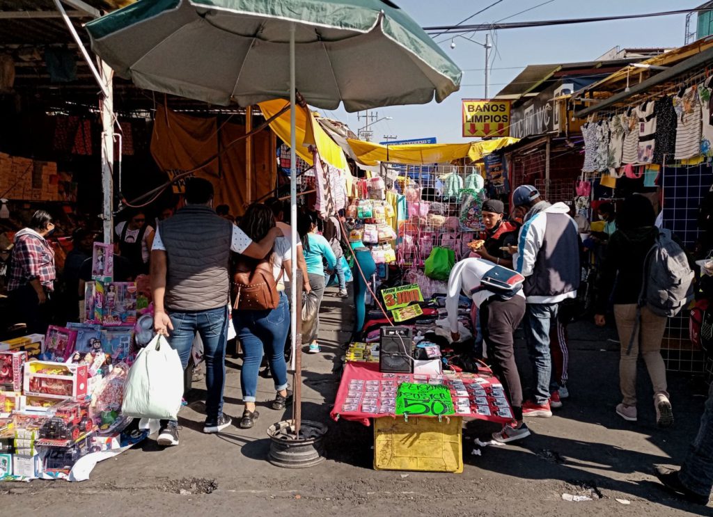 Estiman que el nivel del comercio informal en el país está en más del 50 %