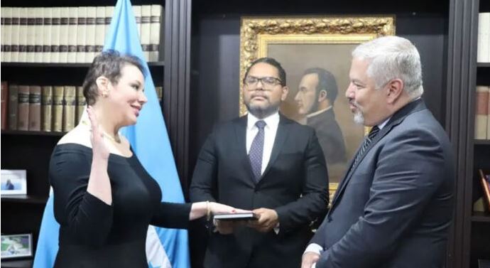 Embajadora de Honduras en Canadá renunció a su cargo