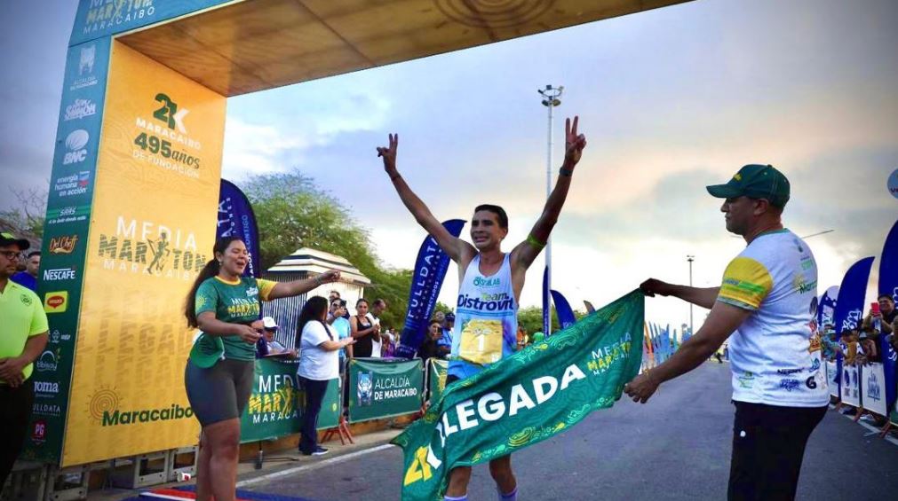 Whinton Palma y Edymar Brea dominaron los 21K de la Media Maratón Maracaibo 2024