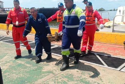 Veinte rescatados, cuatro muertos y dos desaparecidos de la barcaza hundida en Tía Juana