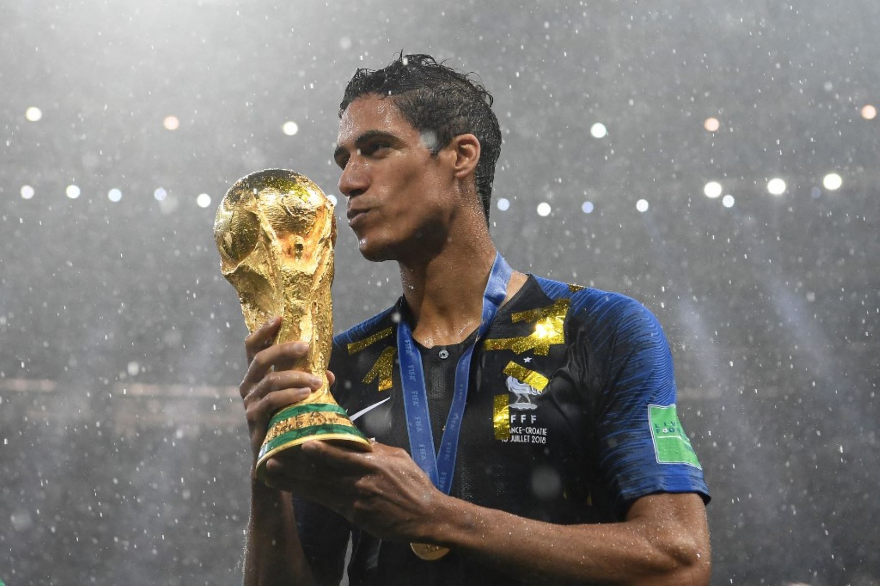 Raphael Varane se retira del fútbol a sus 31 años