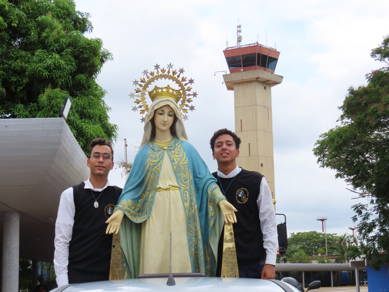 Llegó a Maracaibo la nueva corona que lucirá la Virgen de la Medalla Milagrosa