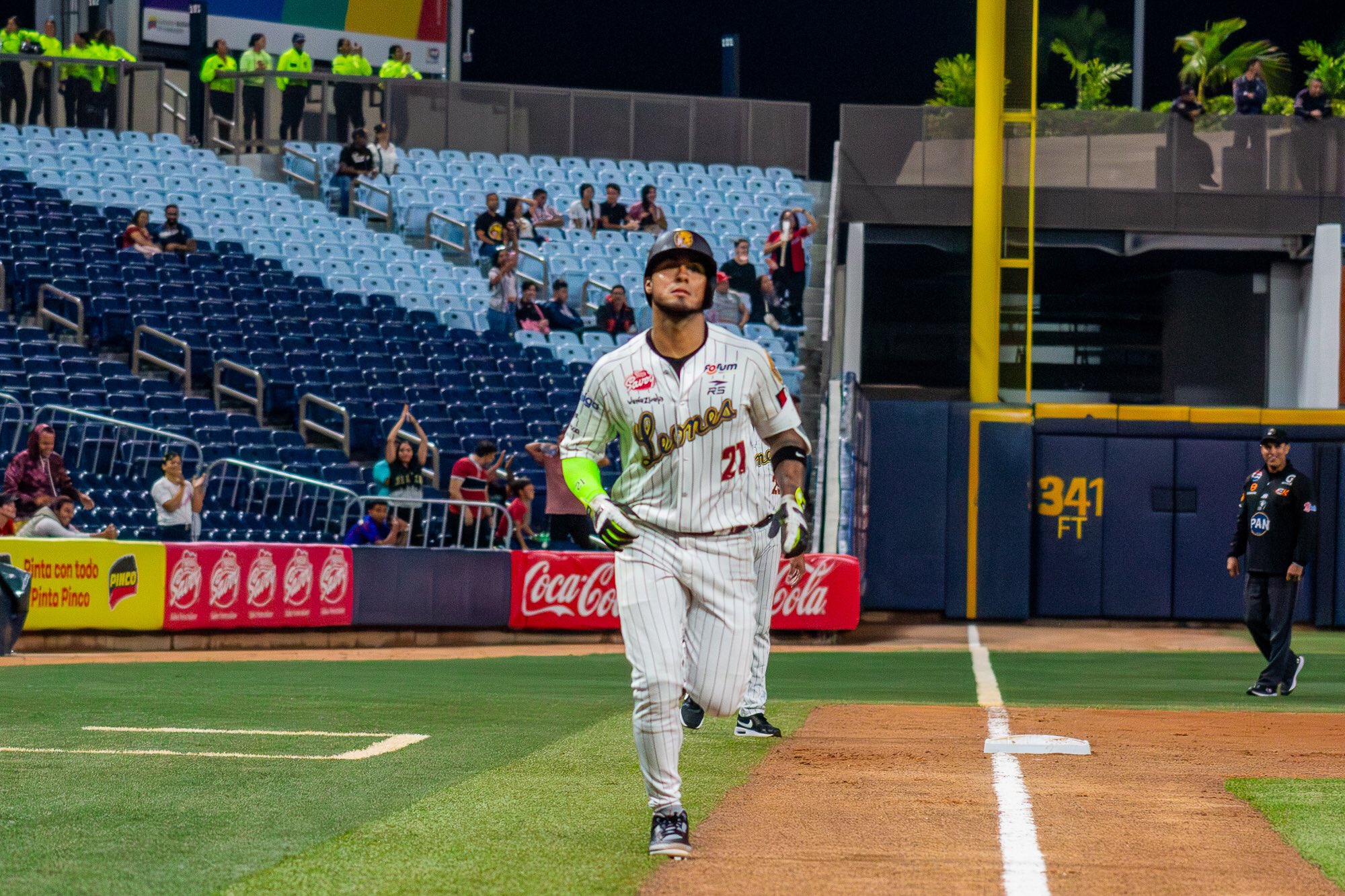 Águilas del Zulia cayó ante Leones del Caracas en el estadio Monumental