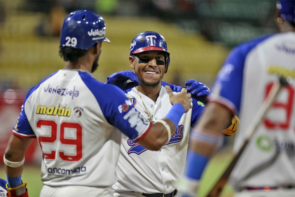 Tiburones de La Guaira blanquean a Águilas del Zulia y se afianzan en la cima