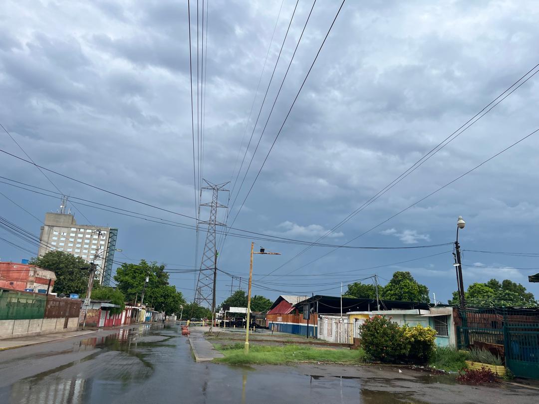 Desplazamiento de la onda tropical N° 45 por el país podría incrementar las lluvias en Zulia y otros estados este 18-Oct