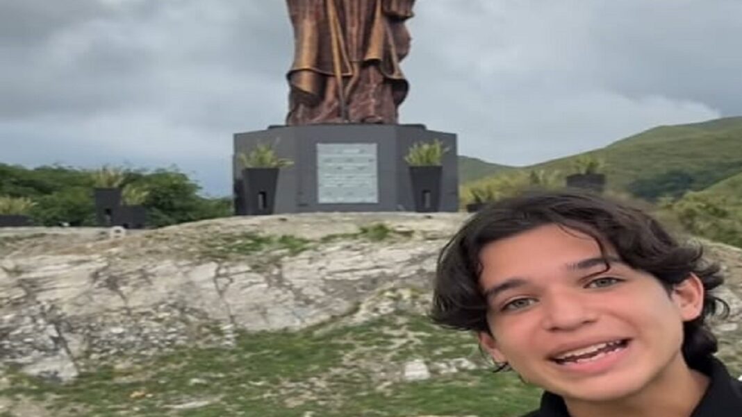 Josué busca alcanzar el Récord Guinness por su escultura de San Agustín de Hipona: Mide seis metros y está en Carabobo