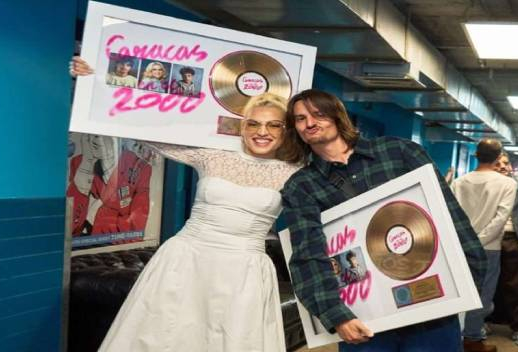 Elena Rose recibió disco de oro por ‘Caracas en el 2000’