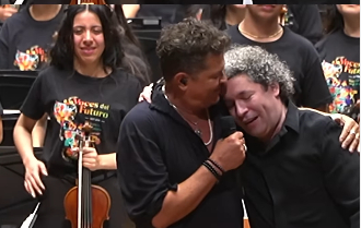 Carlos Vives y Gustavo Dudamel cerraron el proyecto musical ‘Voces del Futuro’