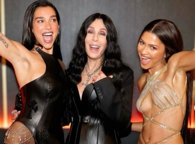 Dua Lipa y Zendaya rinden tributo a Cher al ser incluida en el Salón de la Fama del Rock & Roll