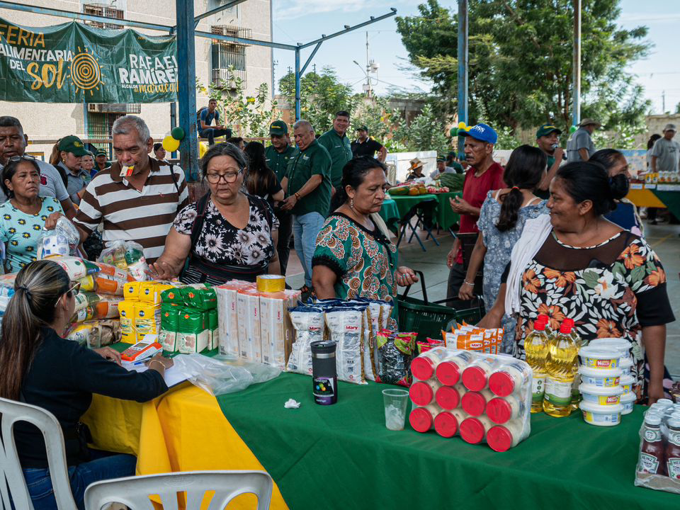 Feria Alimentaria del Sol se instaló en la parroquia Idelfonso Vásquez este 12-Oct