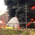 Viceministro de Gestión de Riesgo y Director Nacional de Bomberos están en Cabimas e inspeccionan incendio del tanque de Pdvsa-La Salina