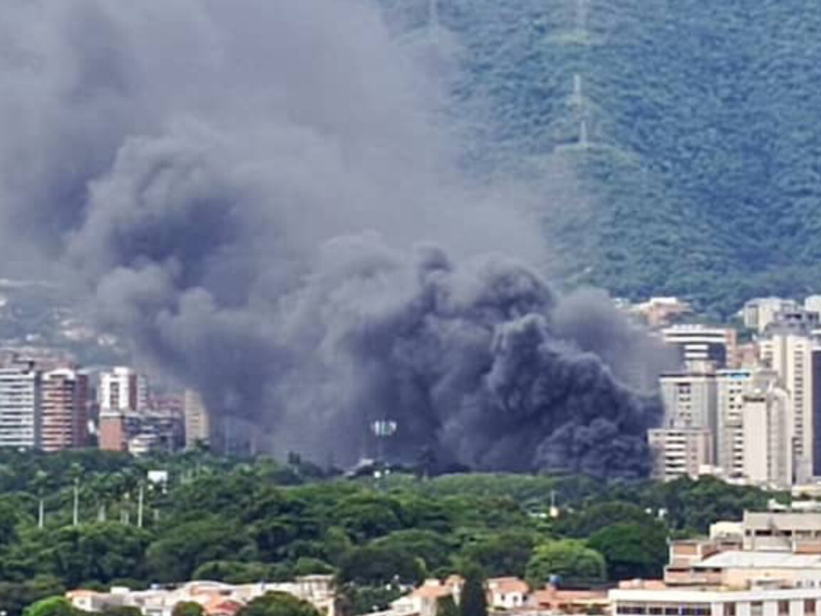 Incendio registrado en el Museo de Transporte de Los Dos Caminos ya es controlado