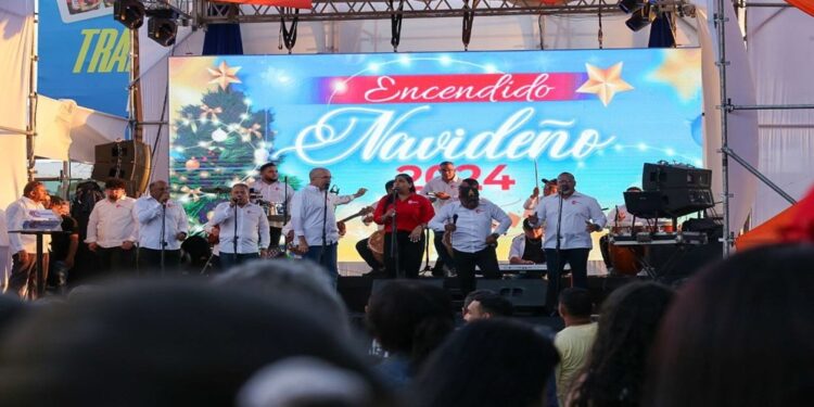 Corpozulia encendió su navidad en la avenida Bella Vista