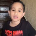 Niño venezolano es viral en redes sociales tras servir de traductor de inglés a español a su mamá en EEUU