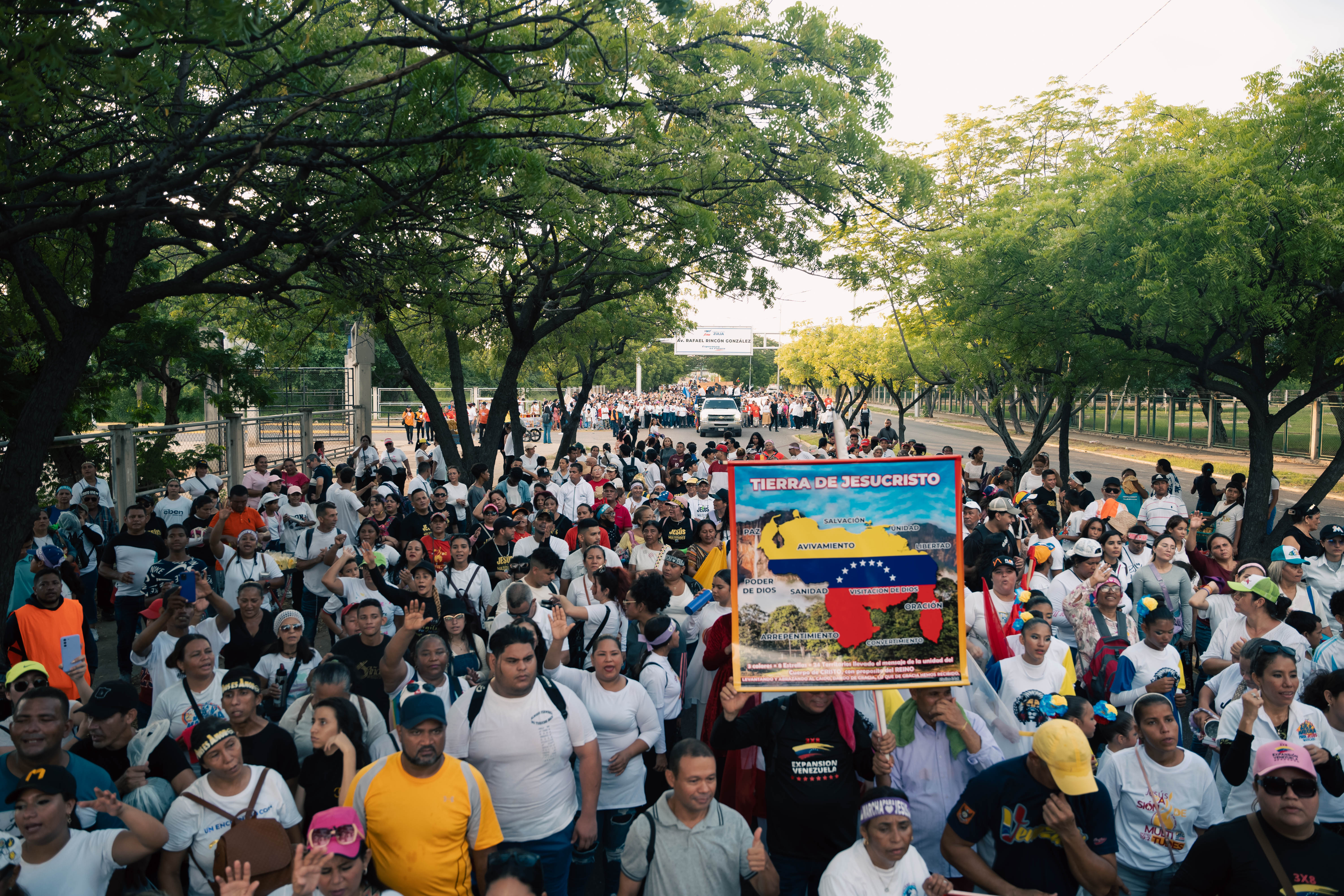 Más de  20 mil personas se congregaron en la gran marcha 