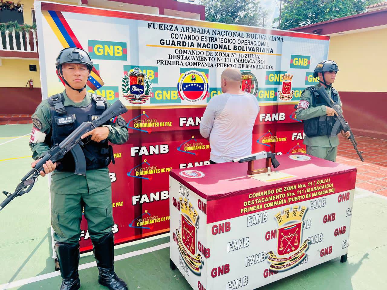 Capturan a sujeto por porte ilícito de arma de fuego en la parroquia Cacique Mara