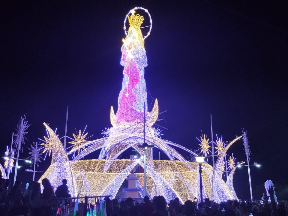 El Ángel de la Plaza en Bella Vista iluminará más de la cuenta este año: Se le incorporaron luces estroboscópicas