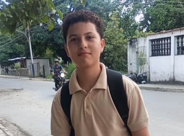 Al estudiante de bachillerato lo acribilló el novio de una amiga por celos: El homicida de 15 años quedó detenido