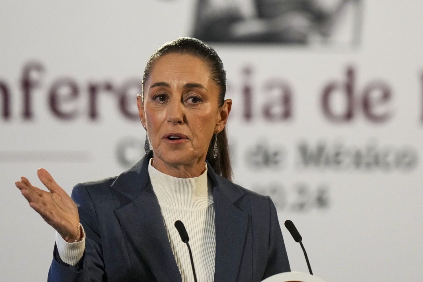 Presidenta de México aseguró que ya hay órdenes de arresto contra militares que mataron a migrantes