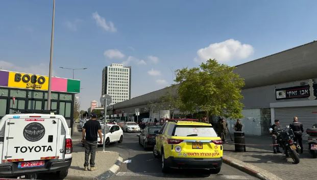 Al menos una muerta y 10 heridos durante un ataque en una estación de bus de Israel en vísperas del 7-O