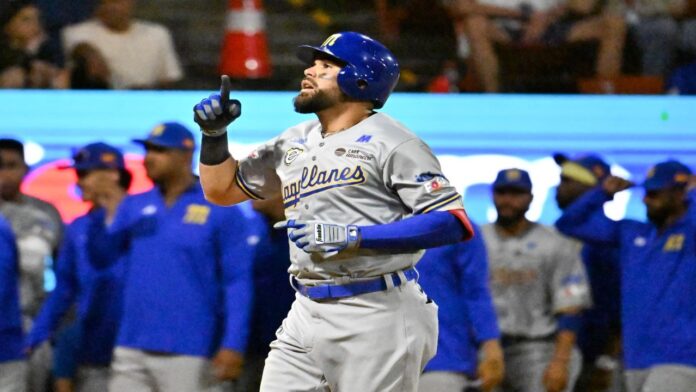 Magallanes triunfó sobre Tigres para alcanzar el liderato de la LVBP