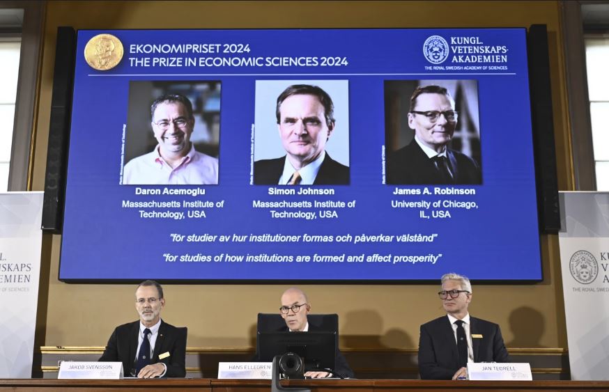 Nobel de Economía premia estudio de cómo unas instituciones débiles afectan al éxito de los países