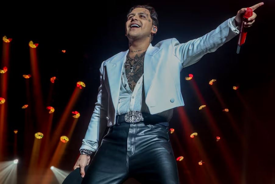 Christian Nodal ingresó al hospital de emergencia y canceló un concierto en México